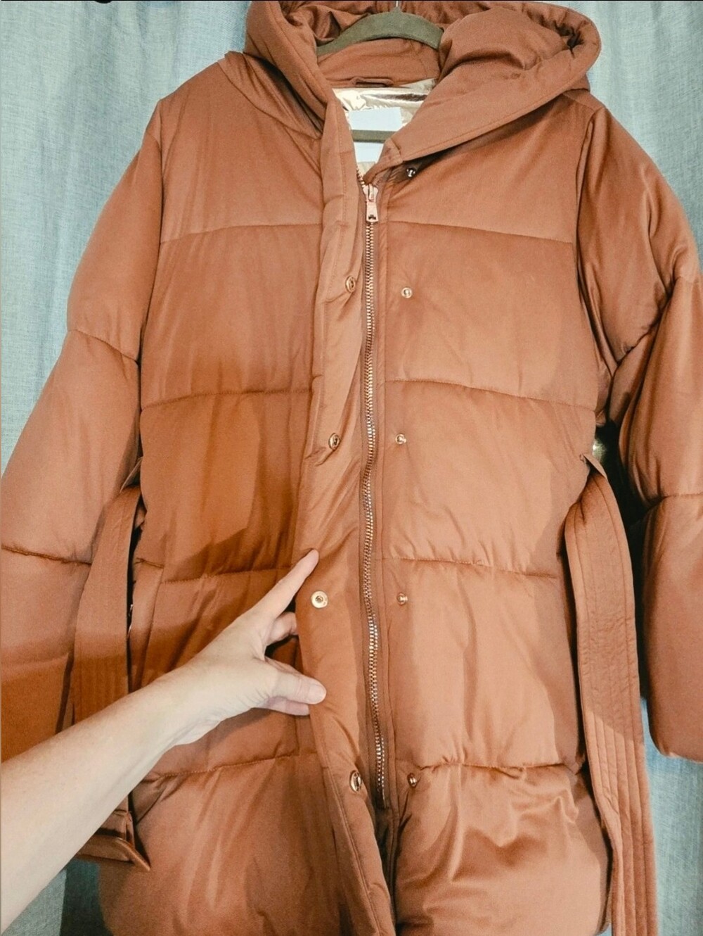 Avec Les Filles Rust-Brown Hooded Belted Puffer Jacket - Picture 6 of 8